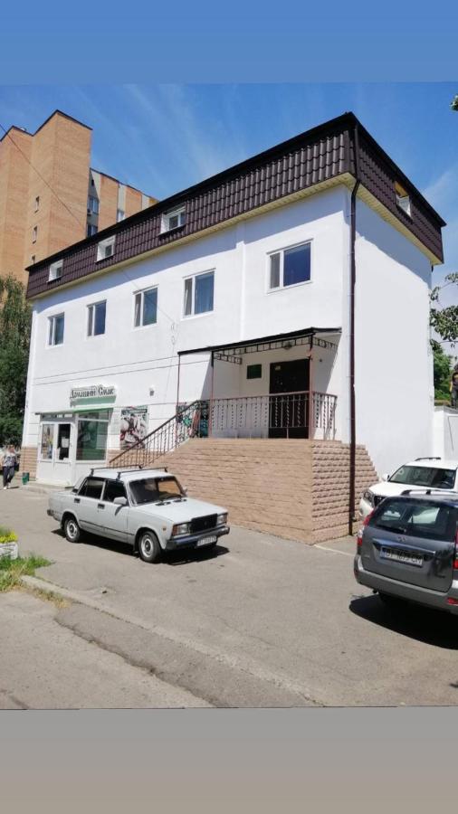 Хостел На Подолі Poltava Buitenkant foto